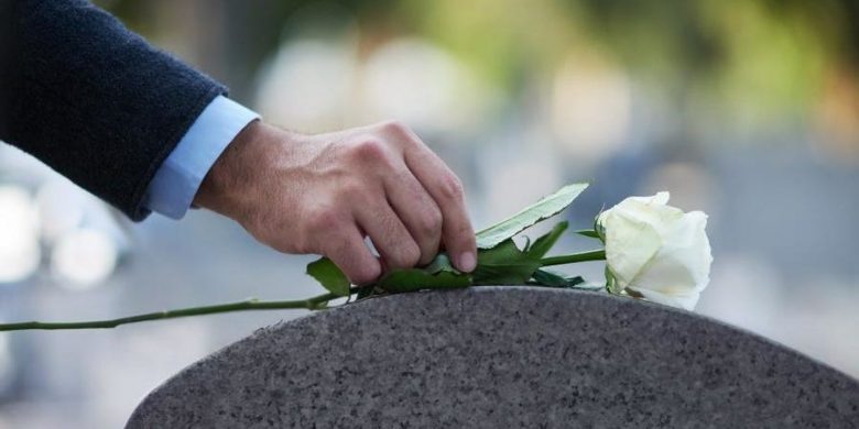 white rose on Funeral